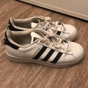 Adidas Superstar size 6